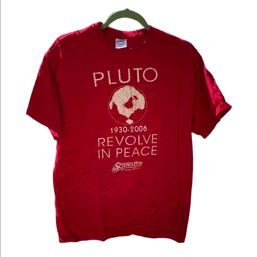 Gildan Ultra Cotton Graphic Pluto Revolve in Peace Tee Size Medium - Picture 1 of 3